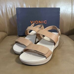 Vionic Lovell Tan Sandals New In Box Never Worn
